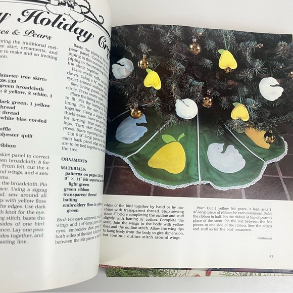 1982 Christmas With Southern Living Hardcover Book Recipes Decorating & Patterns - Picture 14 of 16